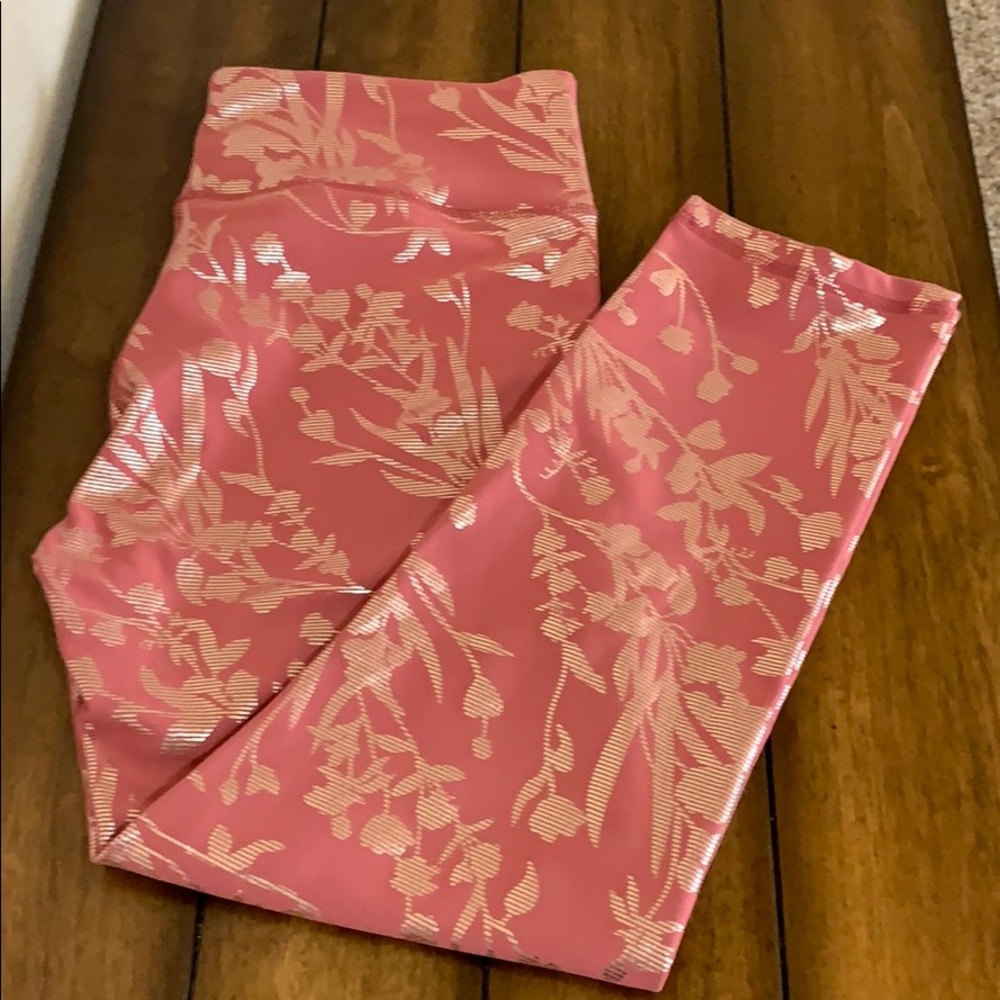 Fabletics Capri Leggings Pink/Metallic Floral Pattern